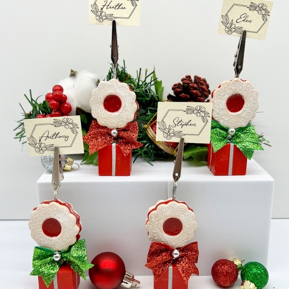 Christmas Linzer Cookie Place Card Holders – Set of 4 | Holiday Name Card Holder - Picture 4 of 11